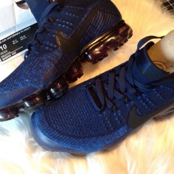 navy blue vapormax flyknit
